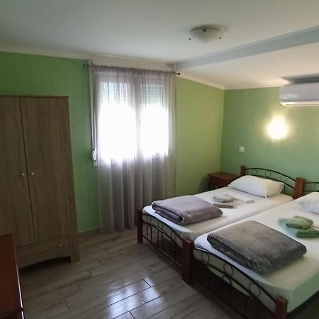 House Eugenia Sarti Apartment Luaran gambar