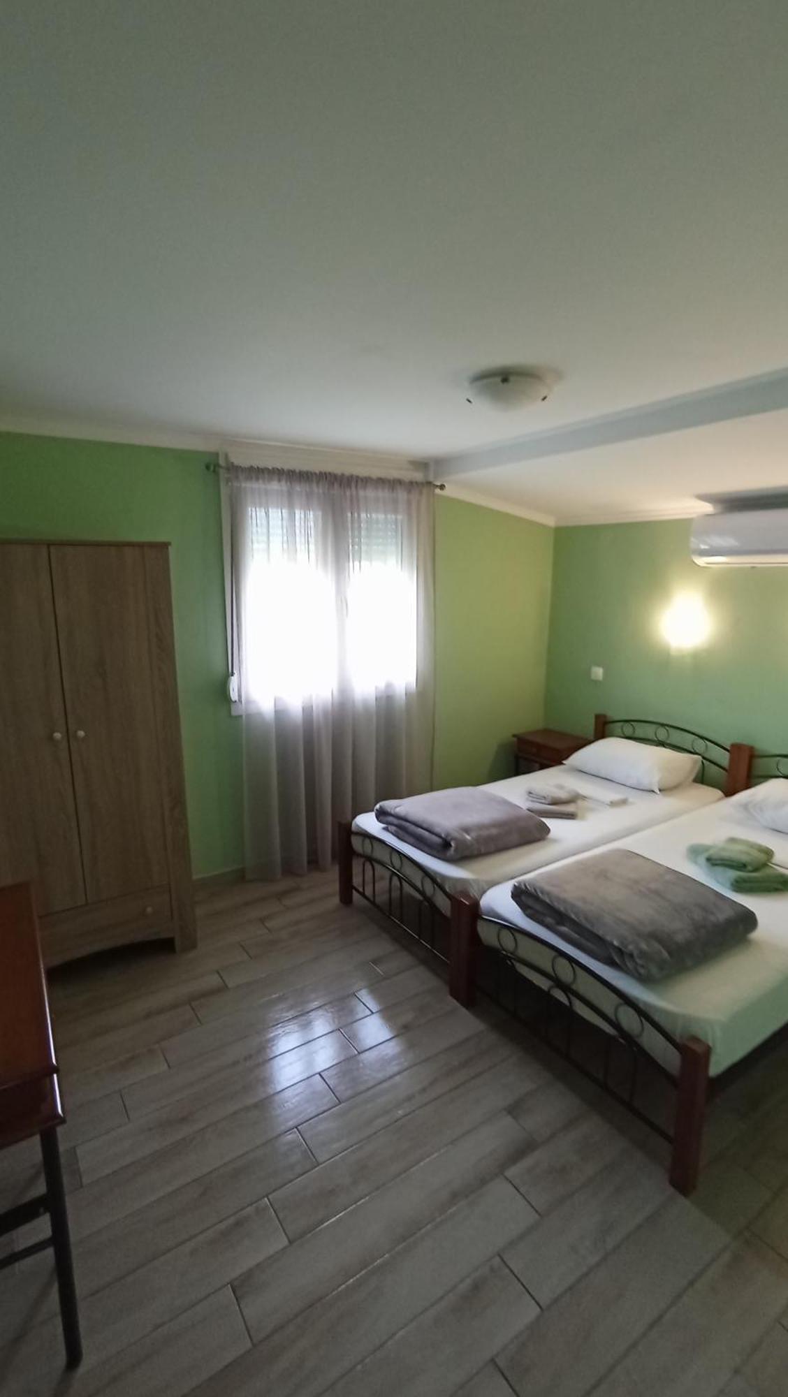 House Eugenia Sarti Apartment Luaran gambar